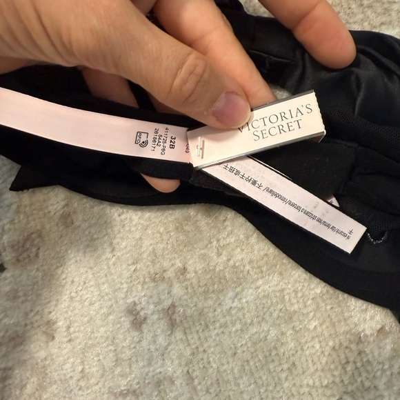 Victoria's Secret Black Bow Detail Bra - Picture 4 of 4